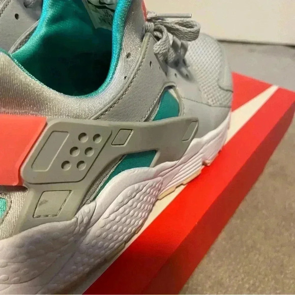 Nike air Huaraches men’s size 11 - Picture 7 of 9